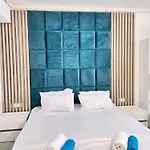 Evelina Studio-endless Summer Mamaia Nord Apartment *